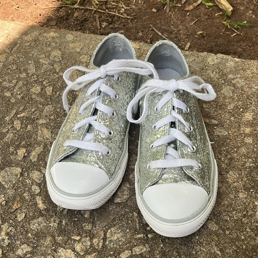 💥Converse Junior Girls All-Star Silver Glitter Low Sneakers. ‎ Size 1